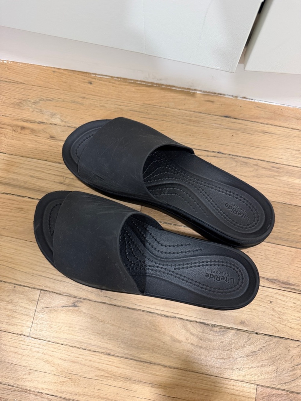 CROCS Black Slide Sandals